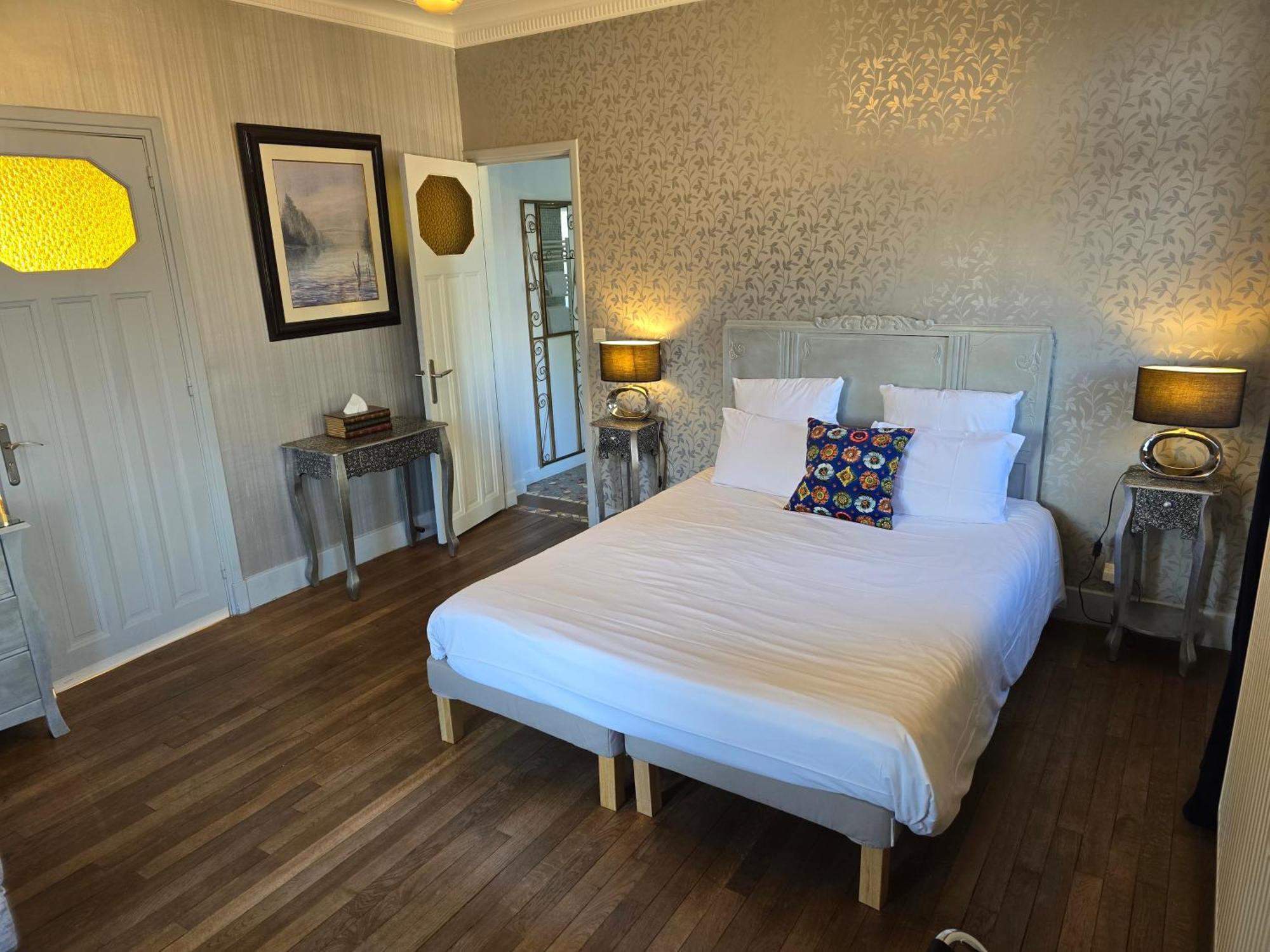 Le Castel Guesthouse Bayeux Room photo