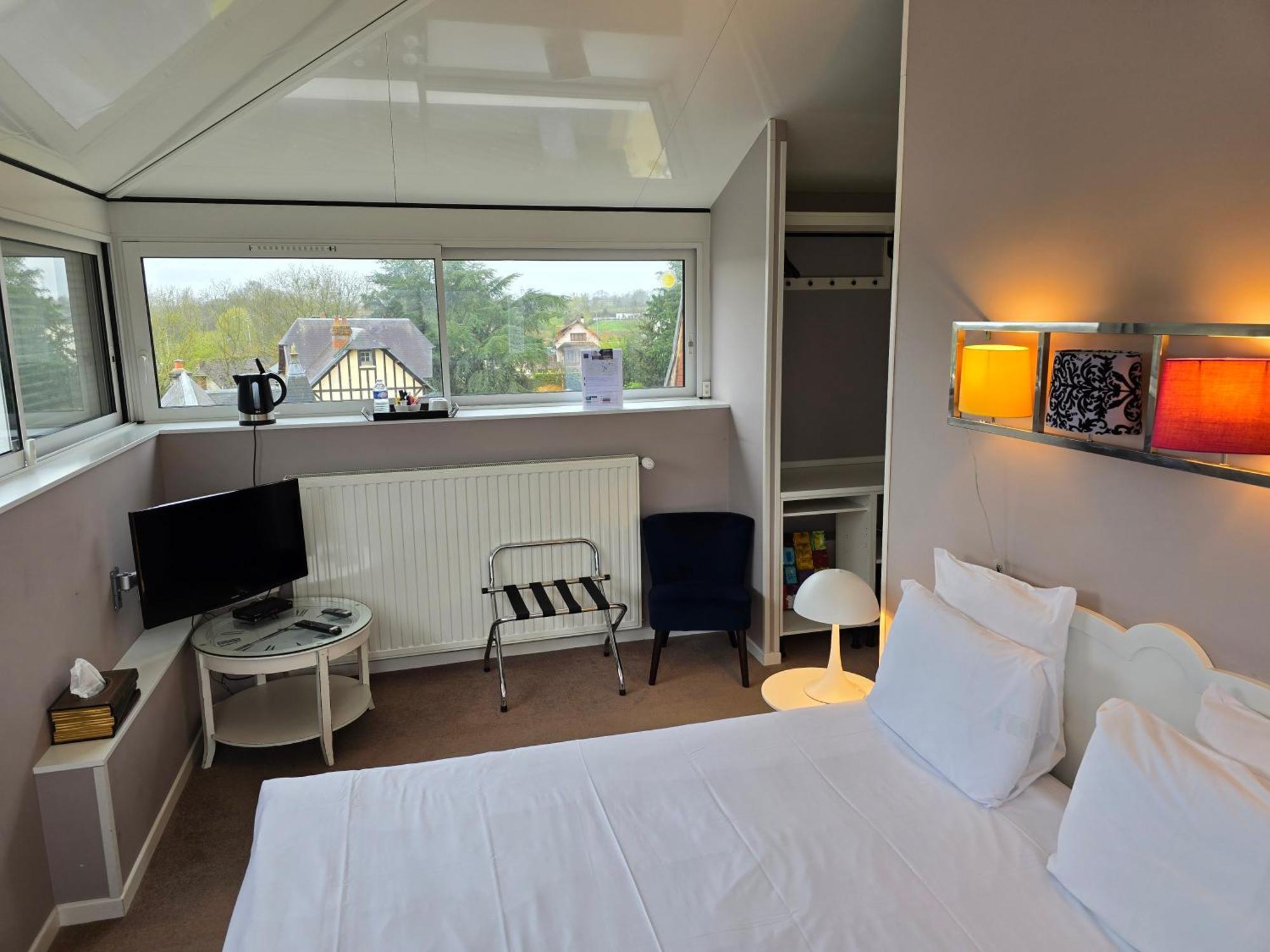 Le Castel Guesthouse Bayeux Room photo