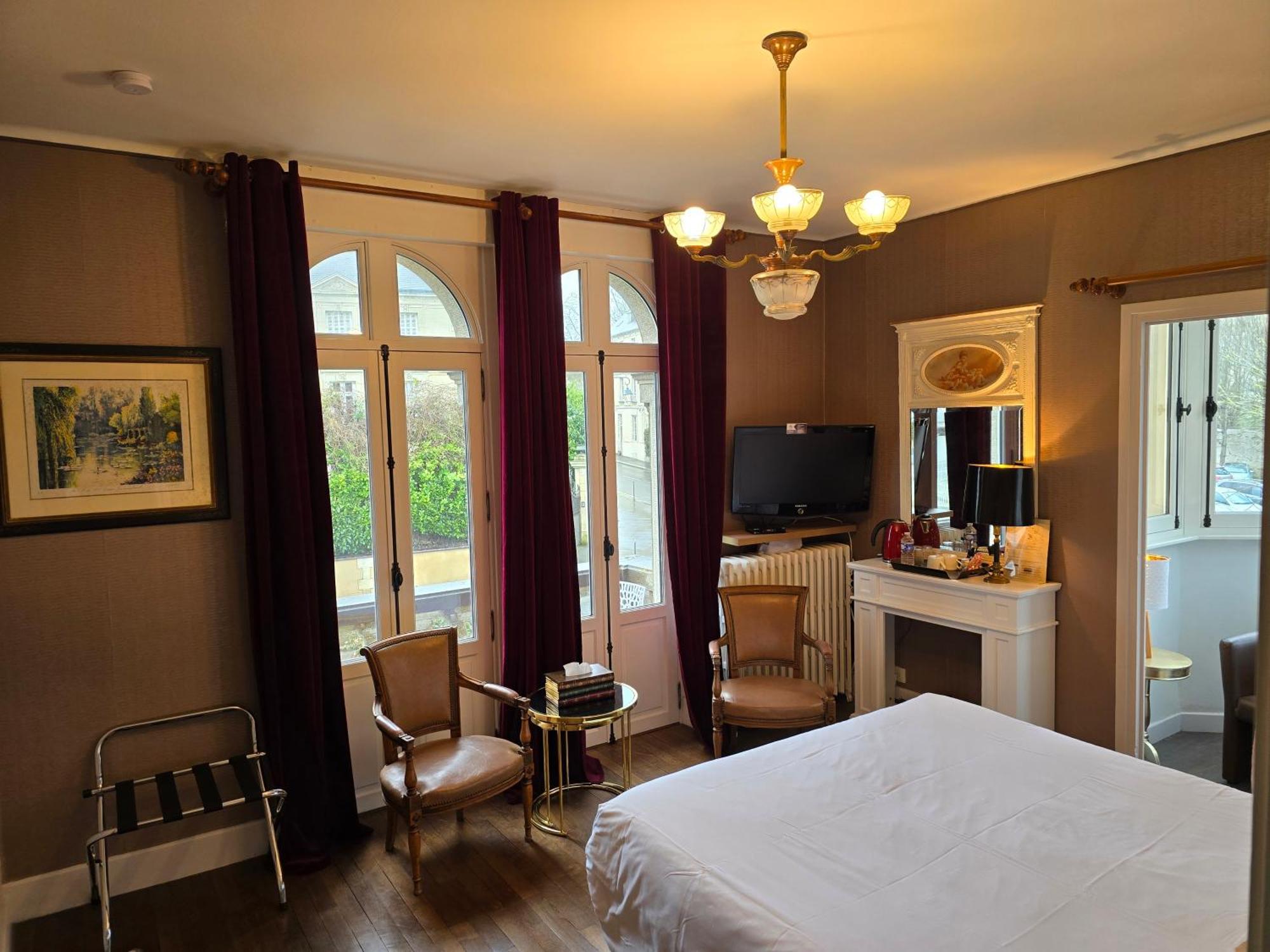 Le Castel Guesthouse Bayeux Exterior photo