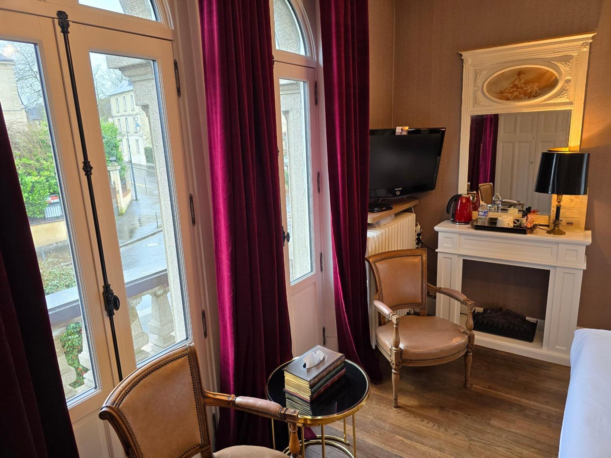 Le Castel Guesthouse Bayeux Exterior photo